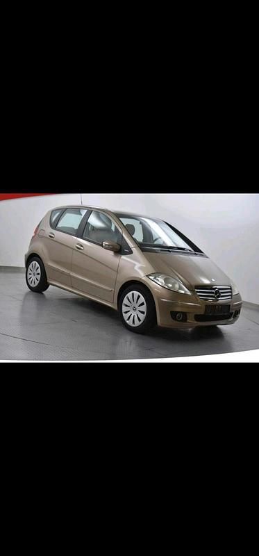 Beige Gebraucht 2005 Mercedes A200 Kleinwagen | 2.349 € (Fairer Preis) - Bild 1/4