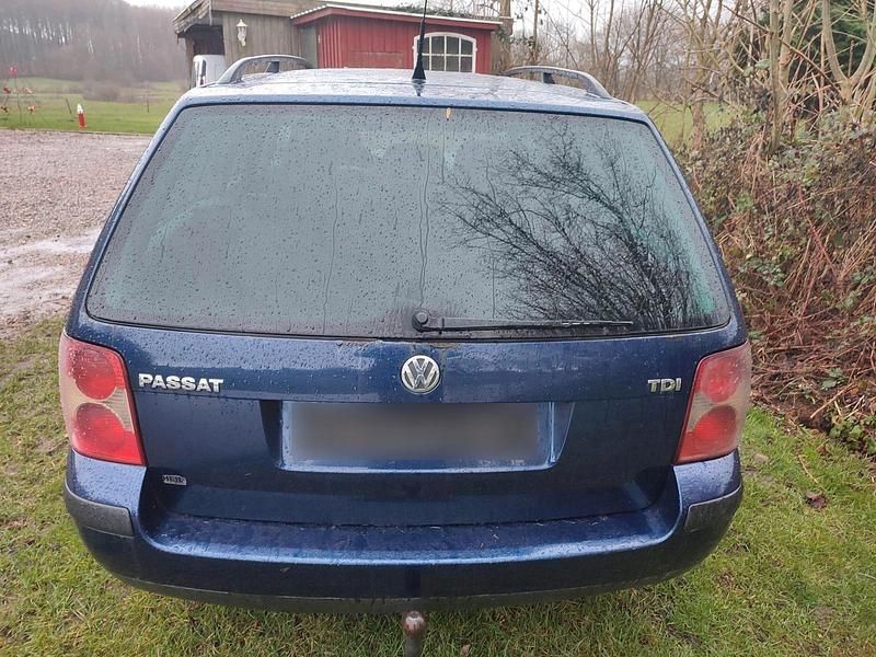 Gebraucht VW Passat Comfortline 130 PS (95 kW) 2005 Blau Kombi