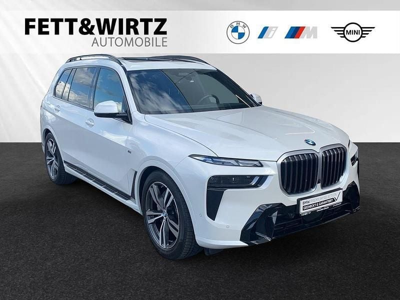 Mineralweiss Gebraucht 2024 BMW X7 M Sport SUV | 86.889 € (Fairer Preis) - Bild 1/3