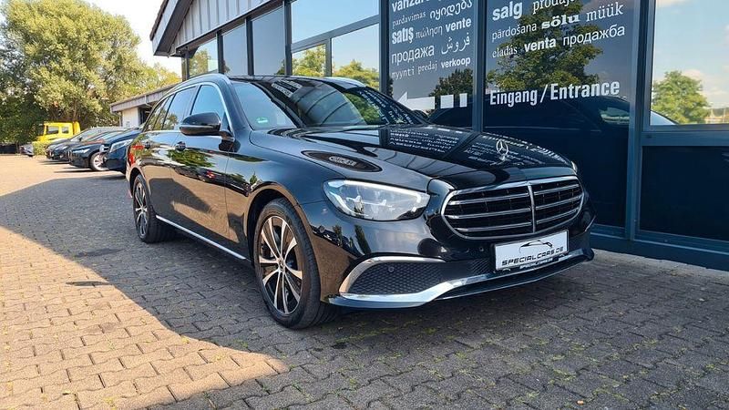 Schwarz Gebraucht 2022 Mercedes E300 Limousine | 27.490 € (Superpreis) - Bild 1/4