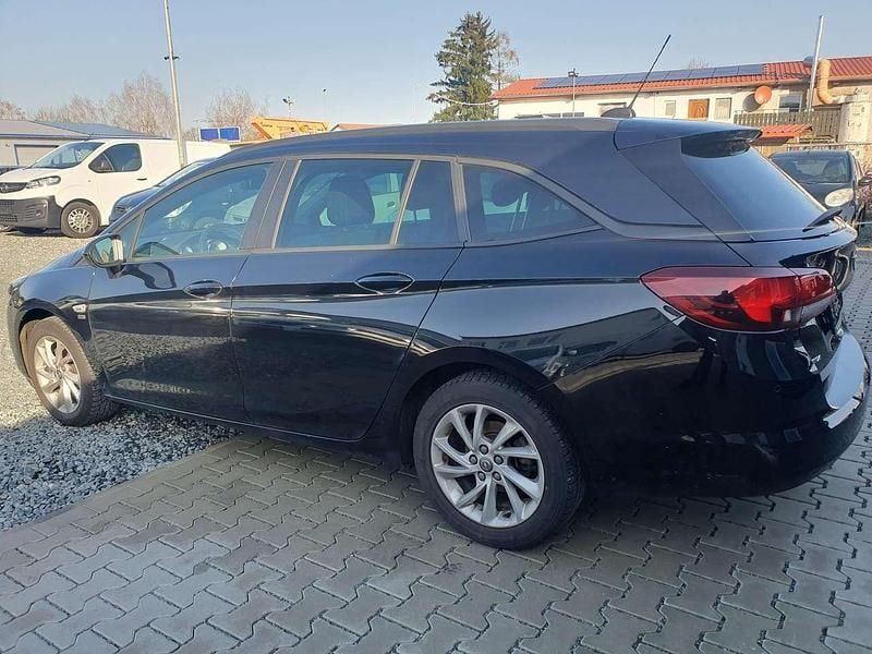 Gebraucht Opel Astra Basis 110 PS (80 kW) 2020 Schwarz Kombi