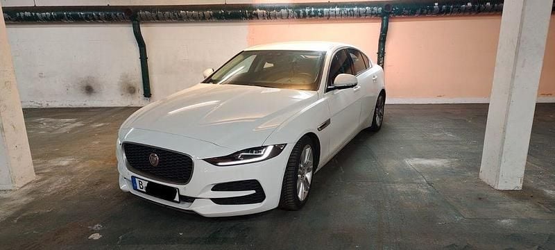 Gebraucht Jaguar XE 250 PS (183 kW) 2020 Weiß Limousine