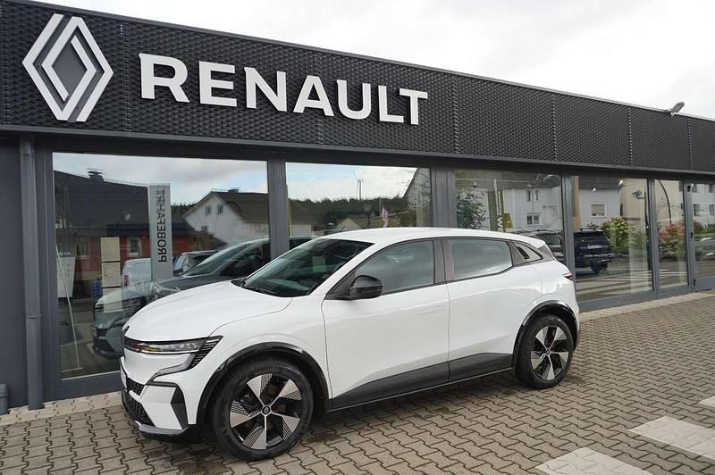 Gletscherweiss Gebraucht 2022 Renault Mégane Kleinwagen | 26.489 € (Fairer Preis) - Bild 1/4