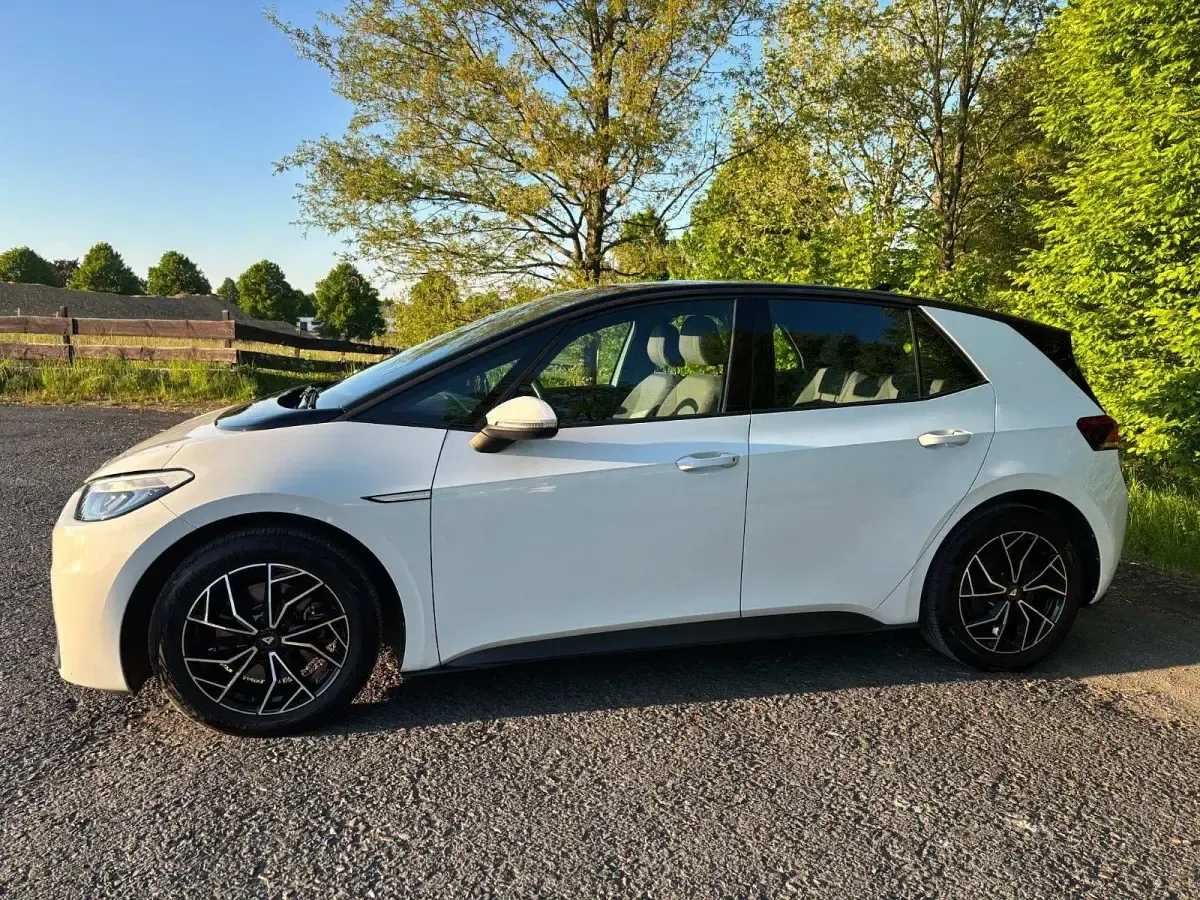 Gebraucht VW ID.3 Pure 110 kW (150 PS) 2021 Weiß Kleinwagen