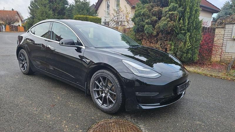Schwarz Gebraucht 2019 Tesla Model 3 Limousine | 18.600 € (Fairer Preis) - Bild 1/4
