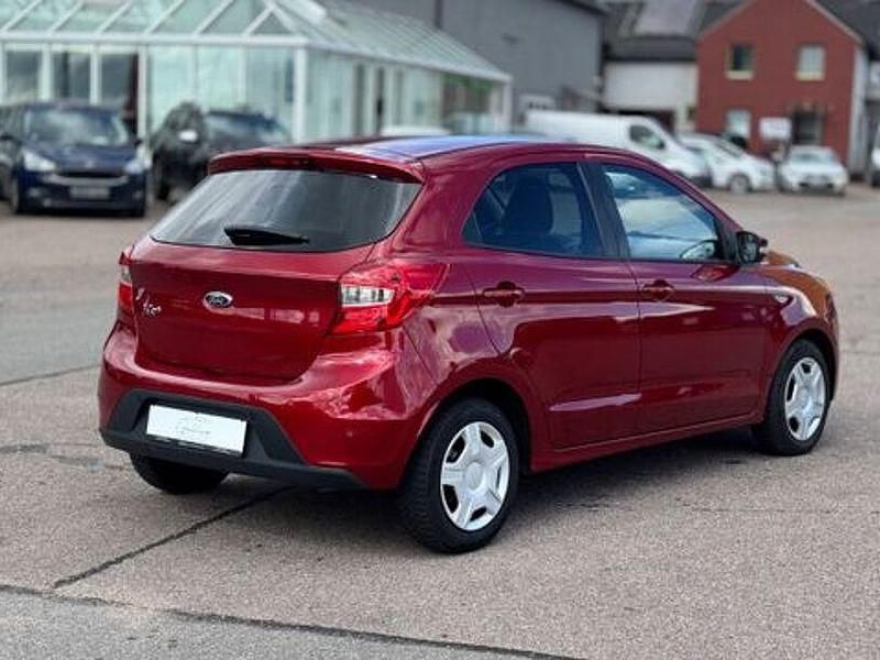 Gebraucht Ford Ka 86 PS (63 kW) 2017 Rot Limousine