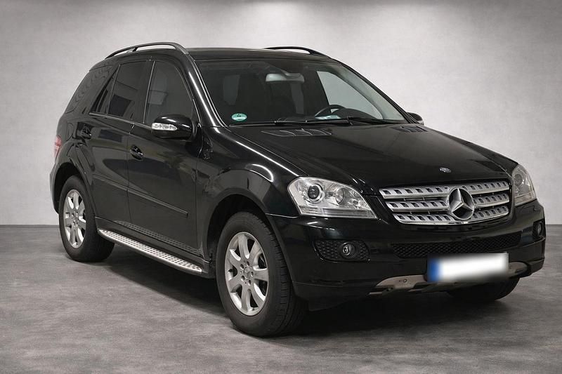 Gebraucht Mercedes ML320 224 PS (164 kW) 2011 Schwarz SUV