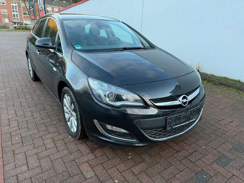 Gebraucht Opel Astra Sport 131 PS (96 kW) 2013 Schwarz Kombi