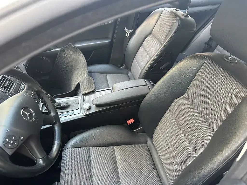 Gebraucht Mercedes C220 170 PS (125 kW) 2010 Silber Limousine