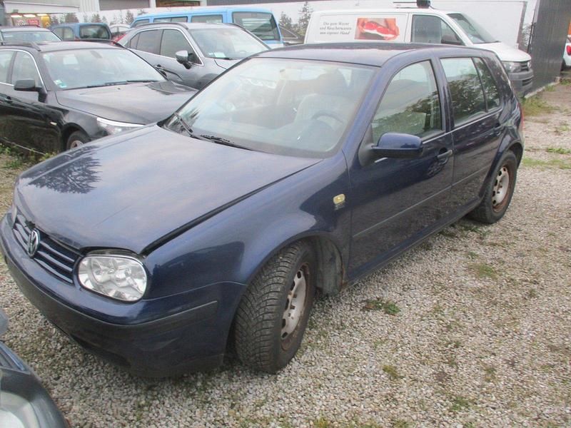 Blau Gebraucht 2000 VW Golf IV Limousine | 350 € (Superpreis) - Bild 1/4