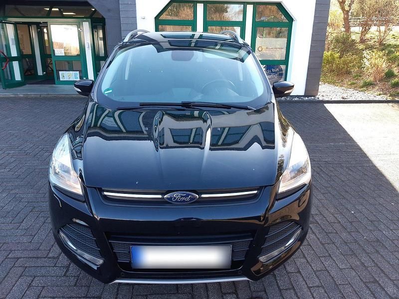 Gebraucht Ford Kuga 150 PS (110 kW) 2016 Schwarz SUV