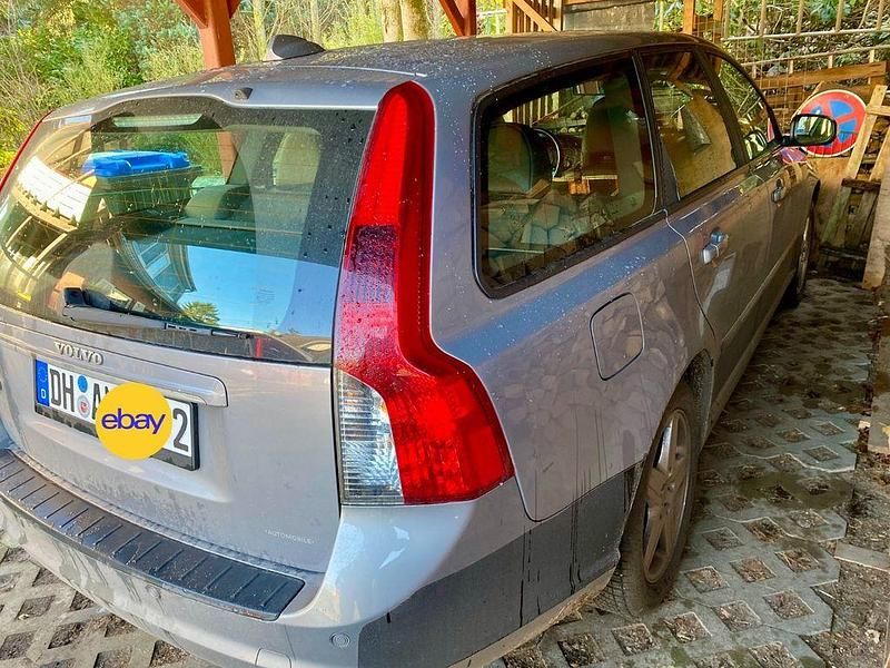 Grau Gebraucht 2008 Volvo V50 Kombi | 5.200 € (Etwas zu teuer) - Bild 1/4