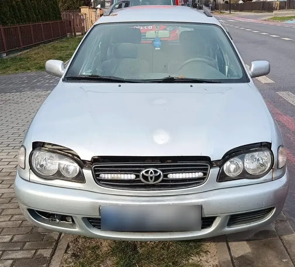 Second-hand Toyota Corolla 96 CP (70 kW) 2000 Argintiu Break