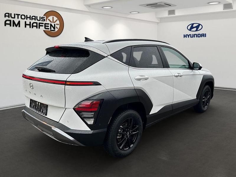 Gebraucht Hyundai Kona Trend 120 PS (88 kW) 2023 Weiß SUV