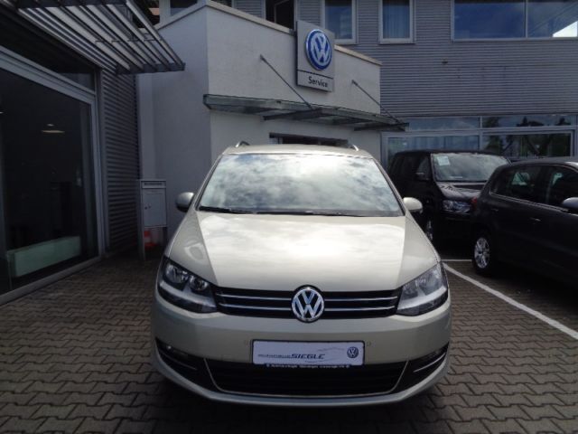 Gebraucht VW Sharan Highline 140 PS (102 kW) 2013 Silber metallic Van / Kleinbus