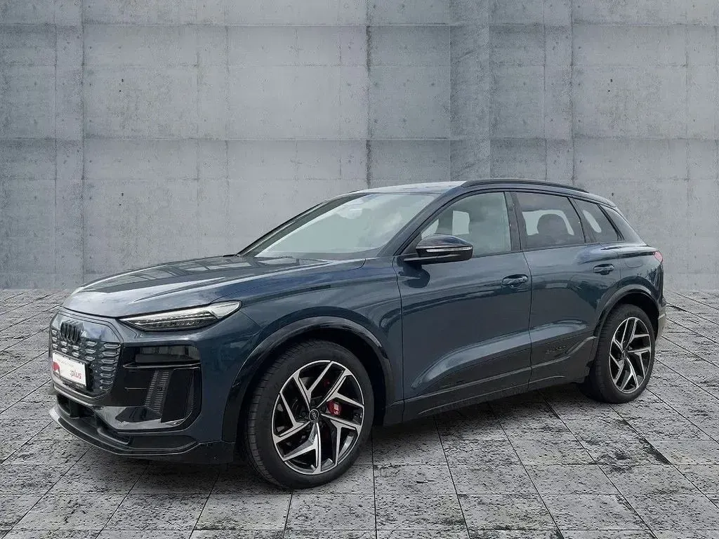 Gebraucht Audi SQ6 e-tron Ambiente 359 kW (489 PS) 2025 Plasmablau metallic SUV