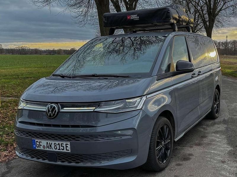 Gebraucht VW Multivan Style 150 PS (110 kW) 2022 Pure grey Van