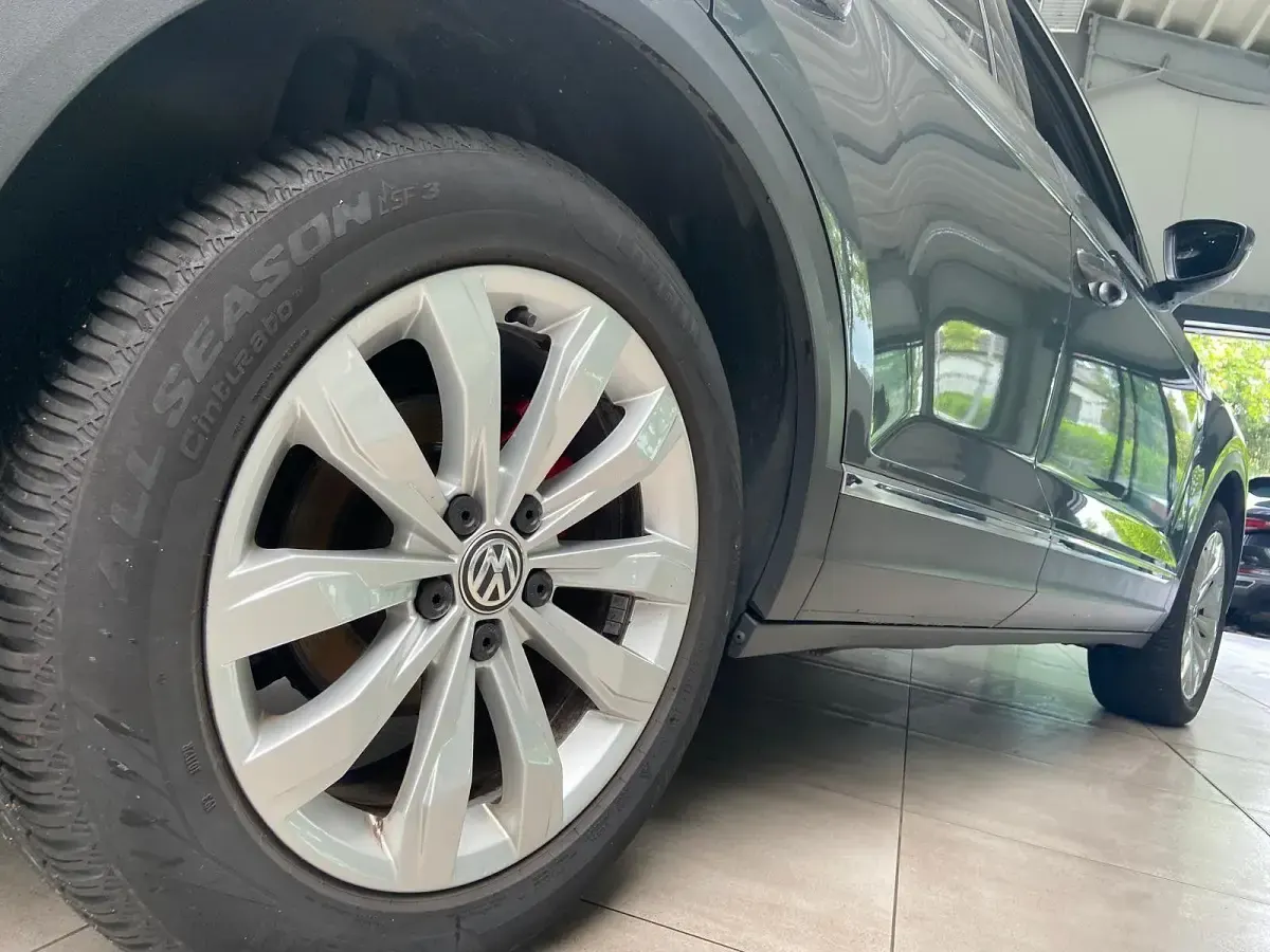 Gebraucht VW T-Roc Sport 150 PS (110 kW) 2018 Grau SUV