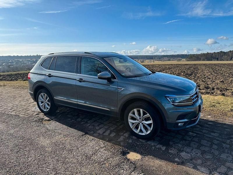 Gebraucht VW Tiguan Allspace 190 PS (139 kW) 2019 Grau SUV