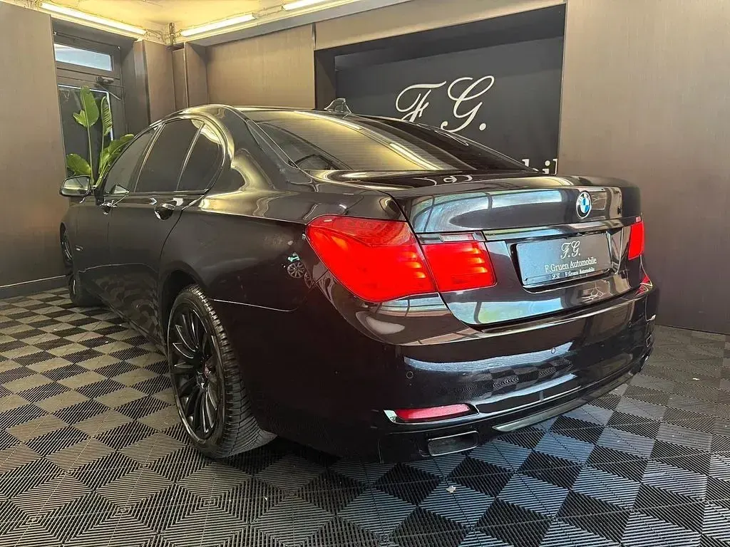 Gebraucht BMW 740 306 PS (225 kW) 2011 Schwarz Limousine
