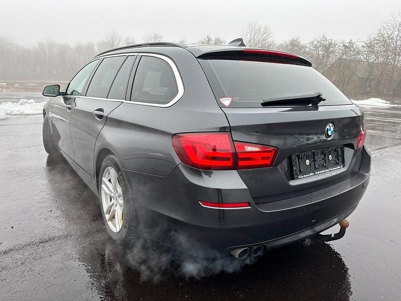 Gebraucht BMW 525 Sport Line 218 PS (160 kW) 2012 Grau Kombi