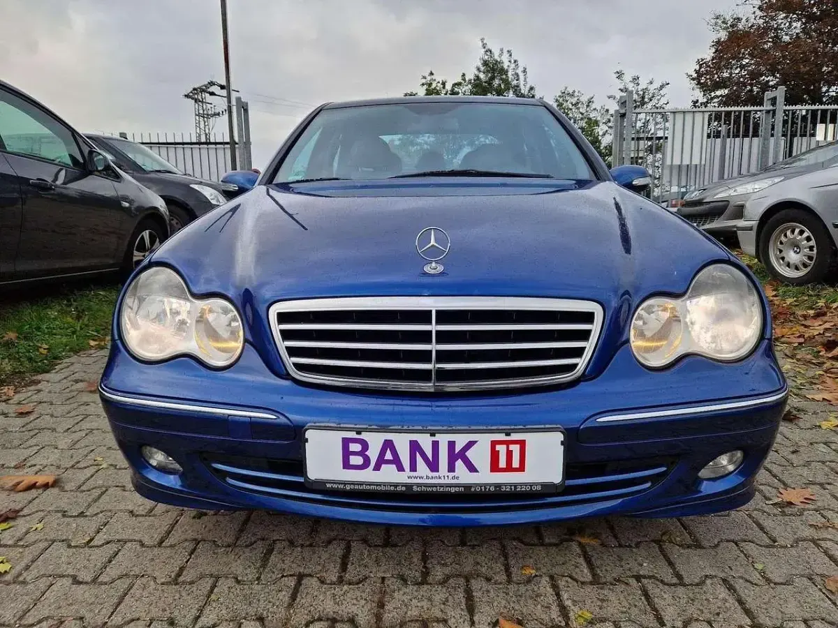 Gebraucht Mercedes C220 Avantgarde 143 PS (105 kW) 2003 Blau Limousine