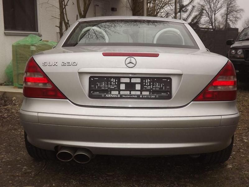 Gebraucht Mercedes SLK230 197 PS (144 kW) 2000 Silber Cabrio
