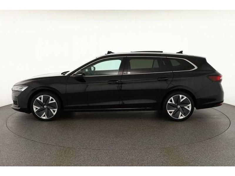 Gebraucht Skoda Superb 193 PS (141 kW) 2024 Ebony schwarz metallic (metallic) Kombi