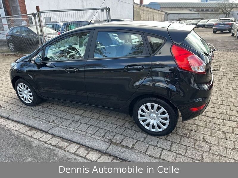 Gebraucht Ford Fiesta Trend 80 PS (58 kW) 2015 Schwarz Kleinwagen