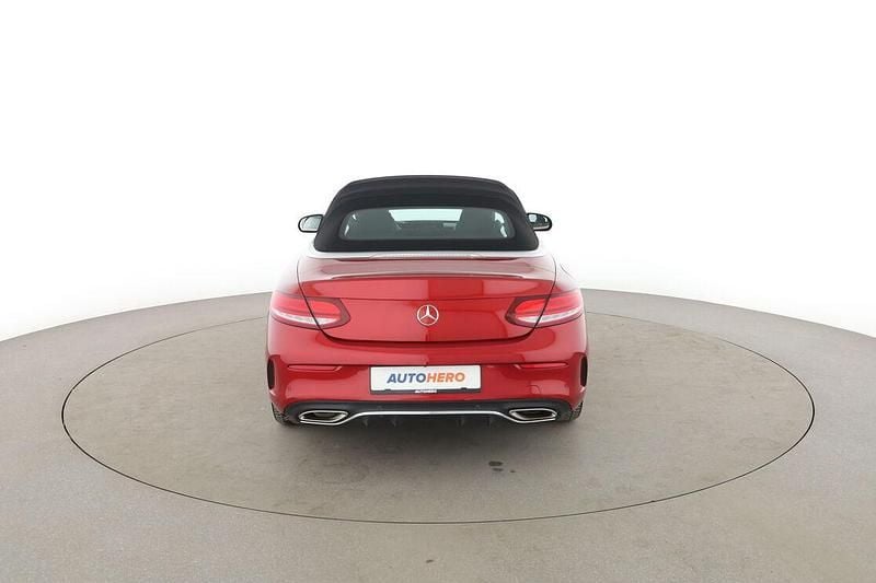 Gebraucht Mercedes C180 AMG line 156 PS (114 kW) 2018 Rot Cabrio