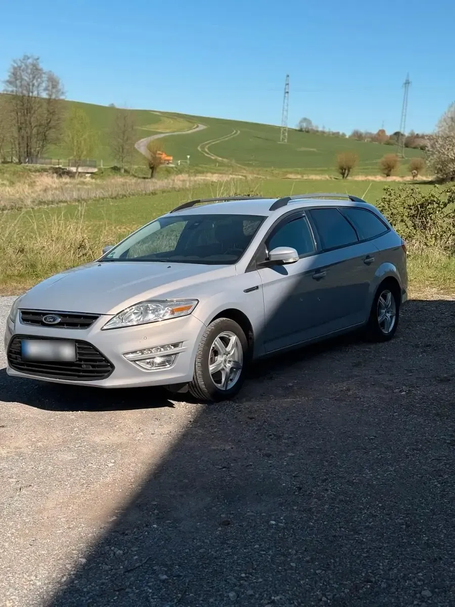 Gebraucht Ford Mondeo 120 PS (88 kW) 2011 Silber Kombi