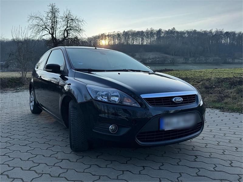 Gebraucht Ford Focus 100 PS (73 kW) 2010 Schwarz Coupé