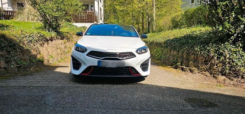 Używany Kia ProCeed GT 204 KM (150 kW) 2022 Biały Kombi
