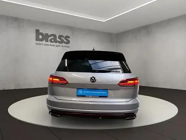 Gebraucht VW Touareg R-line 286 PS (210 kW) 2022 Antimonsilber metallic SUV