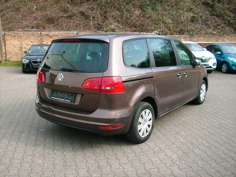Gebraucht VW Sharan 150 PS (110 kW) 2012 Braun Van / Kleinbus