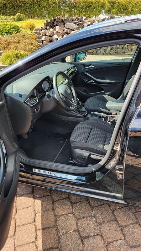 Gebraucht Opel Astra Dynamic 136 PS (100 kW) 2018 Schwarz Kombi