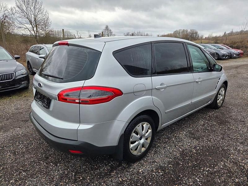 Gebraucht Ford S-MAX Trend 140 PS (102 kW) 2012 Silber Van / Kleinbus