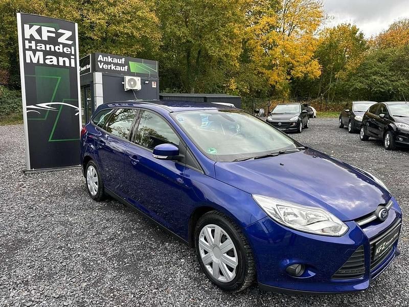 Blau Gebraucht 2014 Ford Focus SYNC Edition Kombi | 3.490 € (Guter Preis) - Bild 1/4
