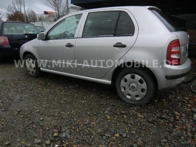 Gebraucht Skoda Fabia Exact 54 PS (39 kW) 2003 Silber Kleinwagen
