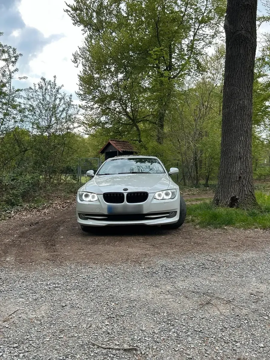 Używany BMW 330 245 KM (180 kW) 2012 Biały Coupe