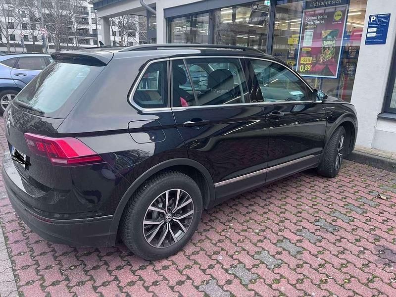 Schwarz Gebraucht 2020 VW Tiguan Comfortline SUV | 16.500 € (Superpreis) - Bild 1/4