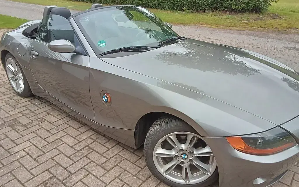 Gebraucht BMW Z4 Sport Line 150 PS (110 kW) 2005 Grau Cabrio