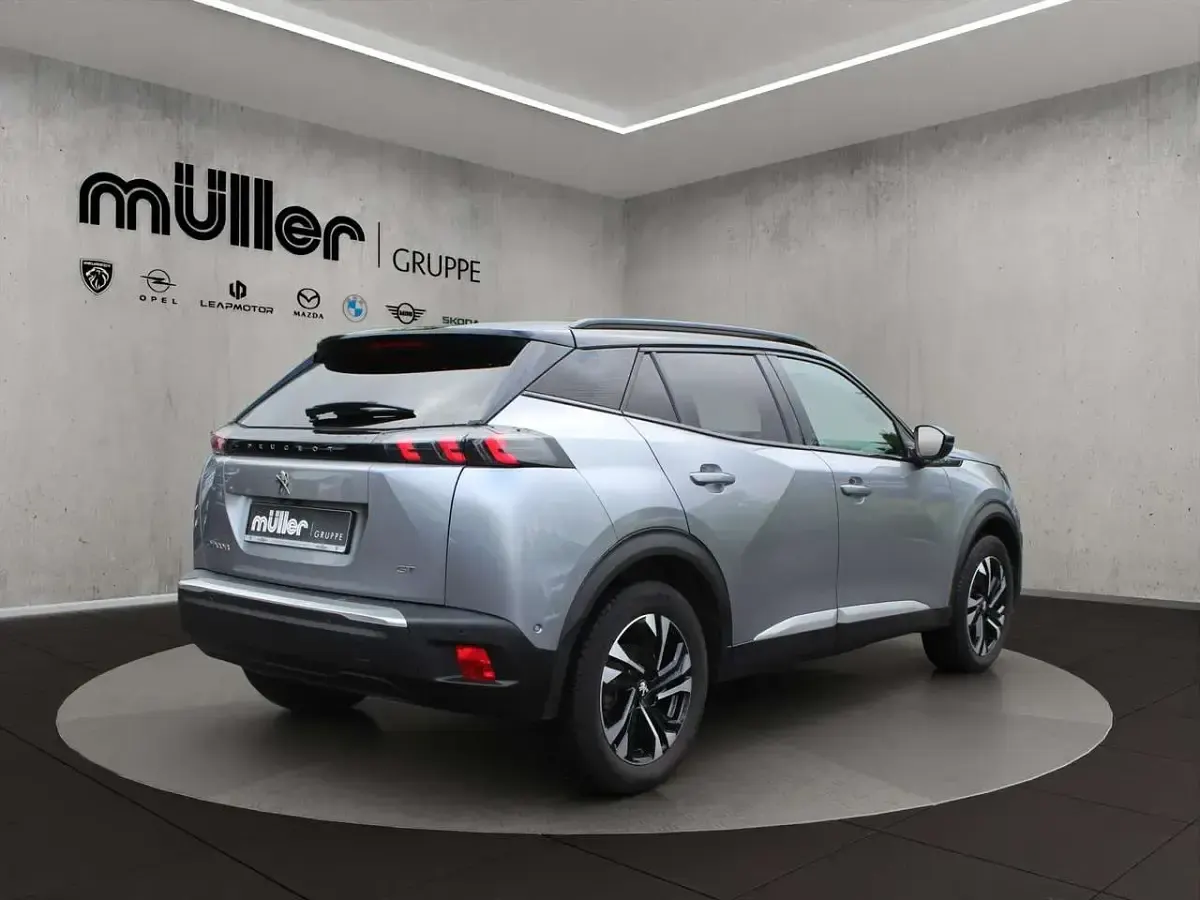 Gebraucht Peugeot e-2008 GT 100 kW (136 PS) 2022 Artense grau SUV