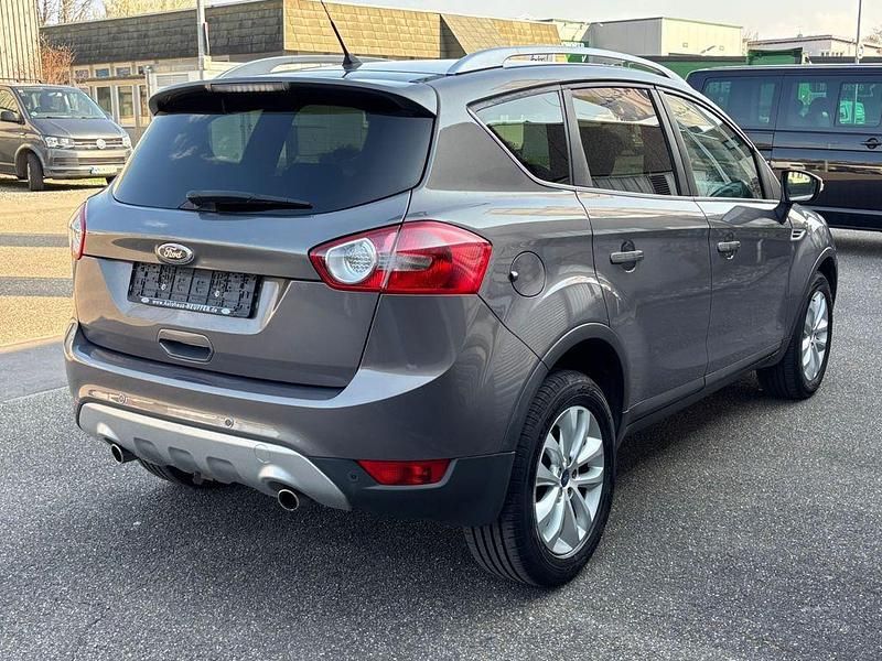 Gebraucht Ford Kuga Titanium 163 PS (119 kW) 2010 Braun SUV