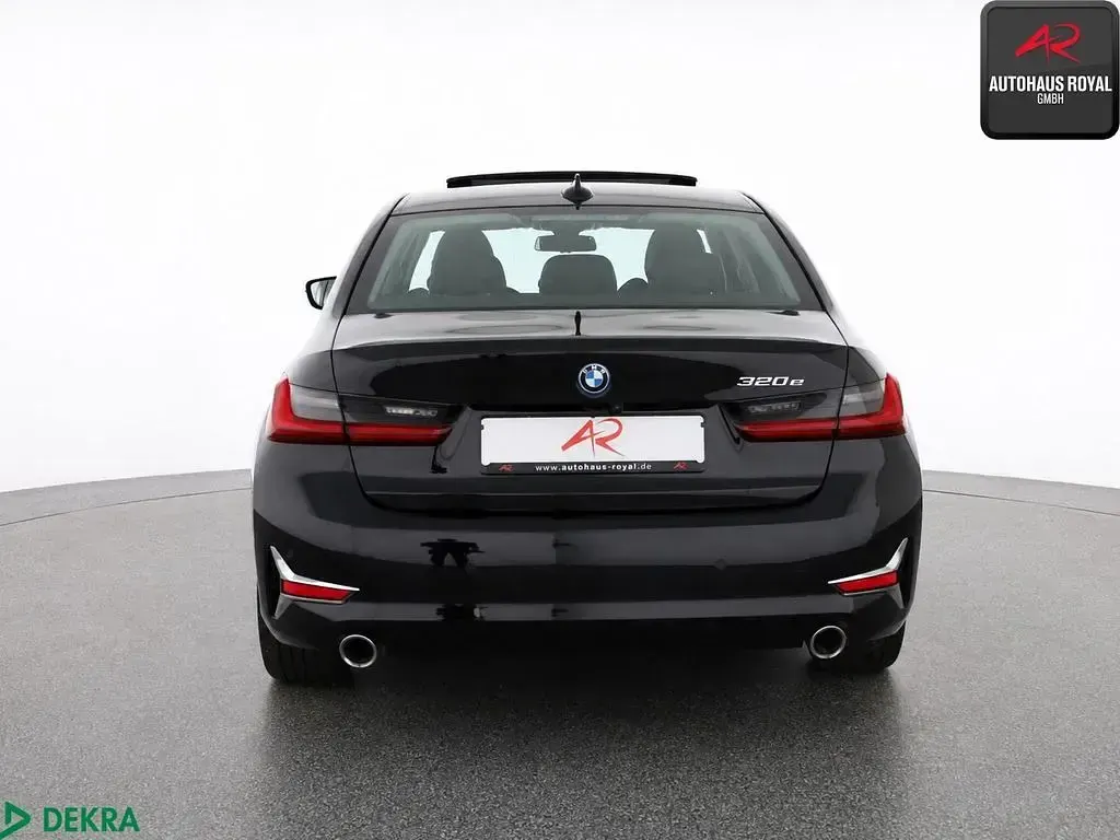 Gebraucht BMW 320e Luxury Line 204 PS (150 kW) 2021 Schwarz Limousine