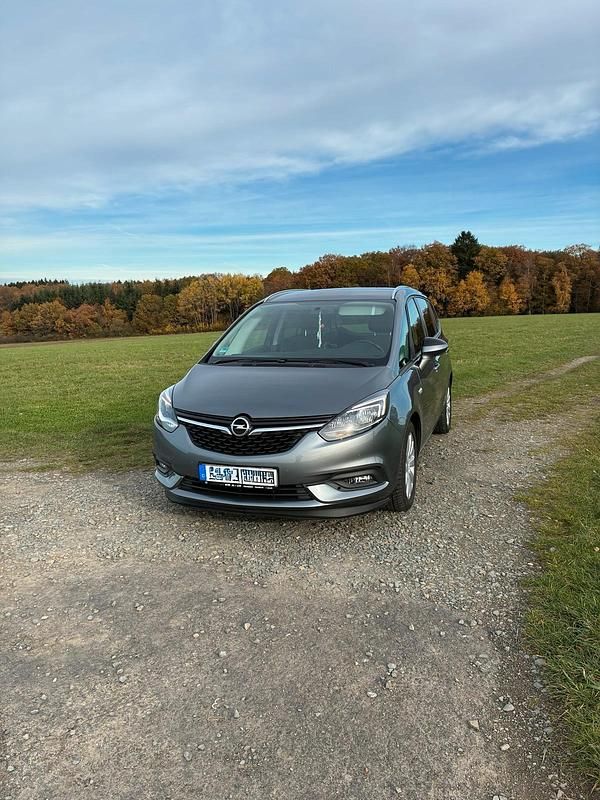 Silber Gebraucht 2018 Opel Zafira Tourer Innovation Van / Kleinbus | 10.800 € (Guter Preis) - Bild 1/4