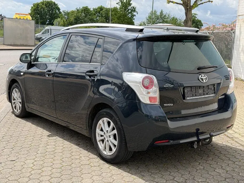 Gebraucht Toyota Verso 126 PS (92 kW) 2012 Schwarz Van / Kleinbus