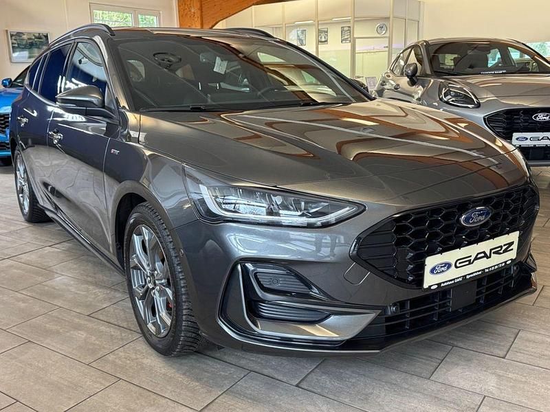 Gebraucht Ford Focus ST-Line X 155 PS (114 kW) 2025 Grau Limousine