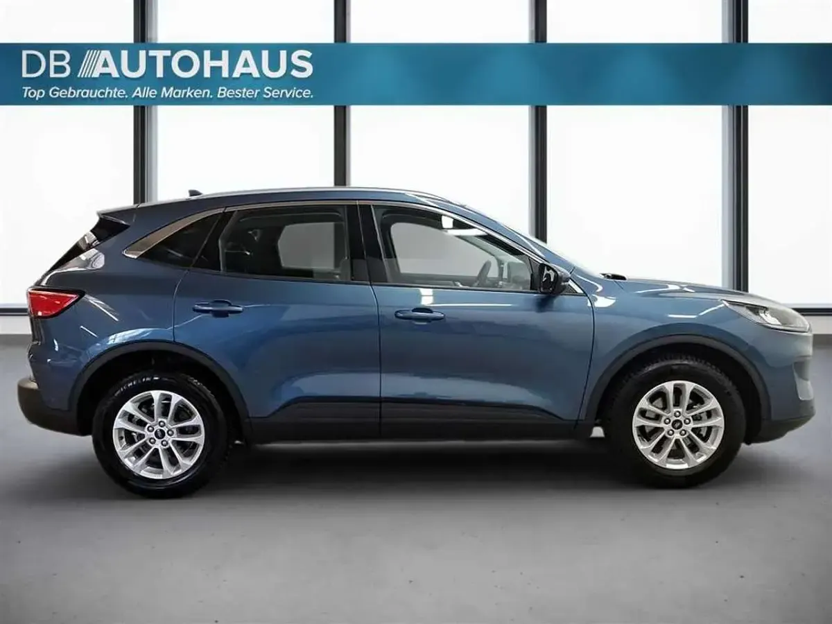 Gebraucht Ford Kuga Titanium 120 PS (88 kW) 2024 Blau SUV