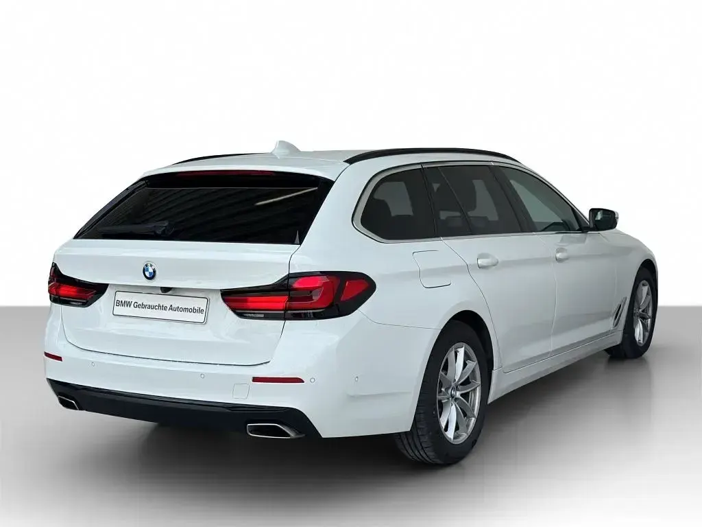 Gebraucht BMW 520 190 PS (139 kW) 2023 Weiß Limousine